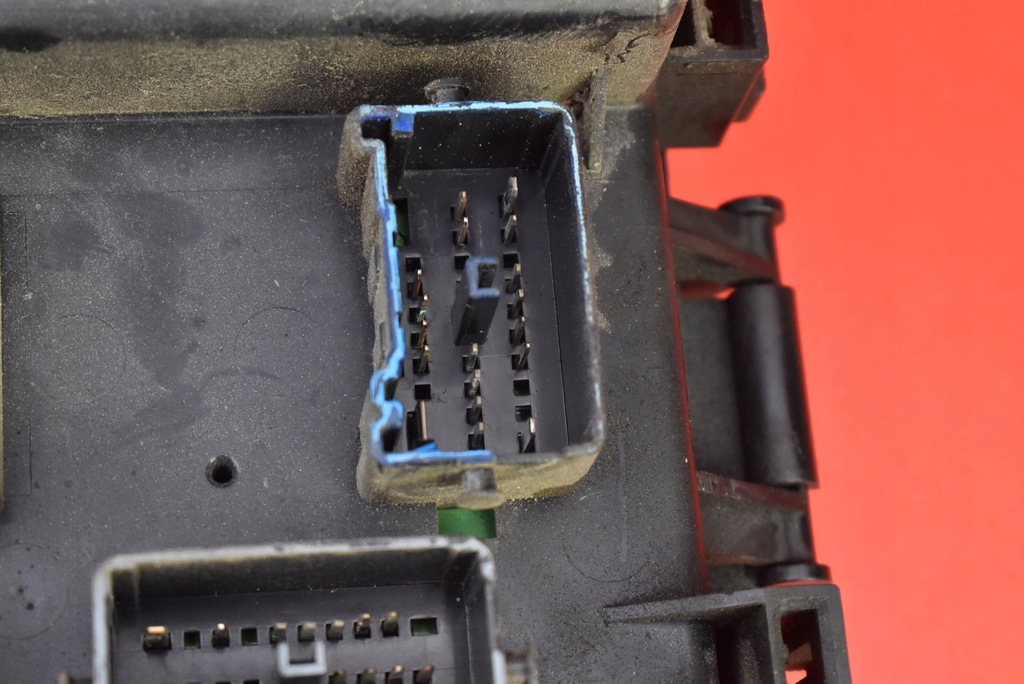 фото №10, Коробка предохранителей p04692028ah chrysler 300 c 1 i 3.5 v6 249 km 04-10