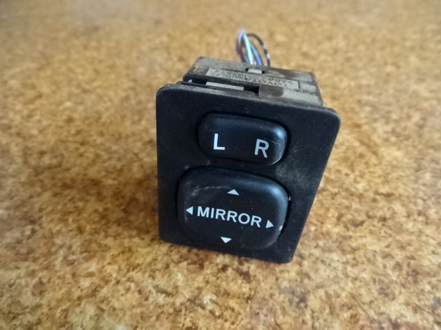 фото №1, Toyota hilux 07r переключатель выключатель зеркал