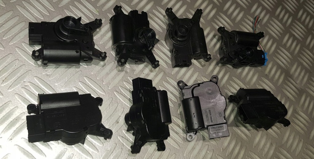 Vw touareg t5 audi q7 cayenne моторчик крышка воздуховод отопителя 7l0907511ag Недорого