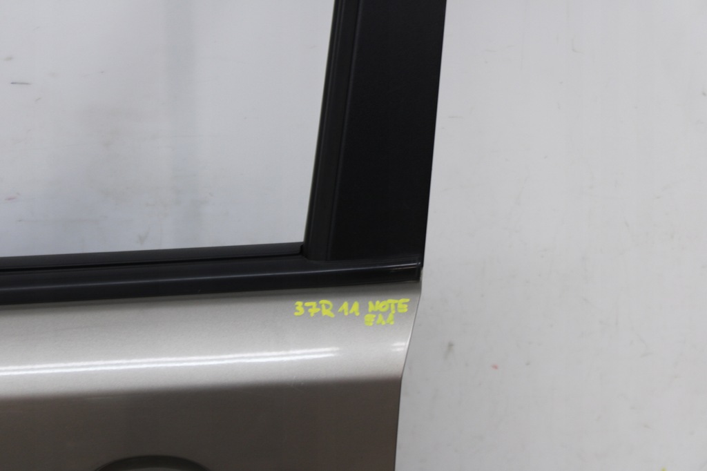 фото №15, Nissan note e11 06r- дверь левая передние левый перед c30