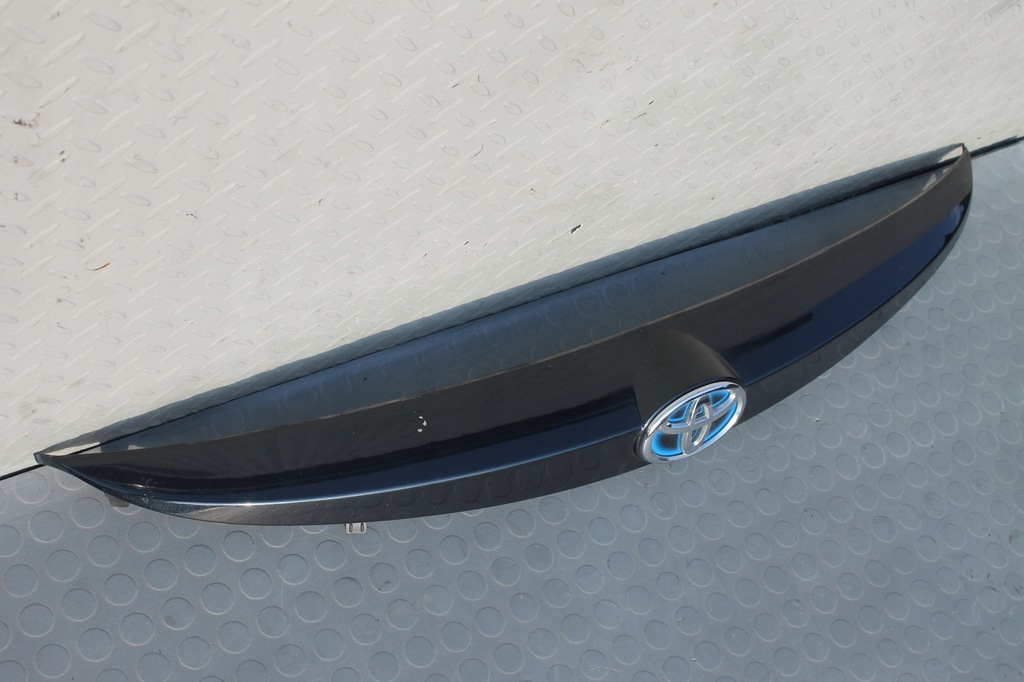 фото №6, Молдинг накладка крышки багажника задняя auris ii 12-15