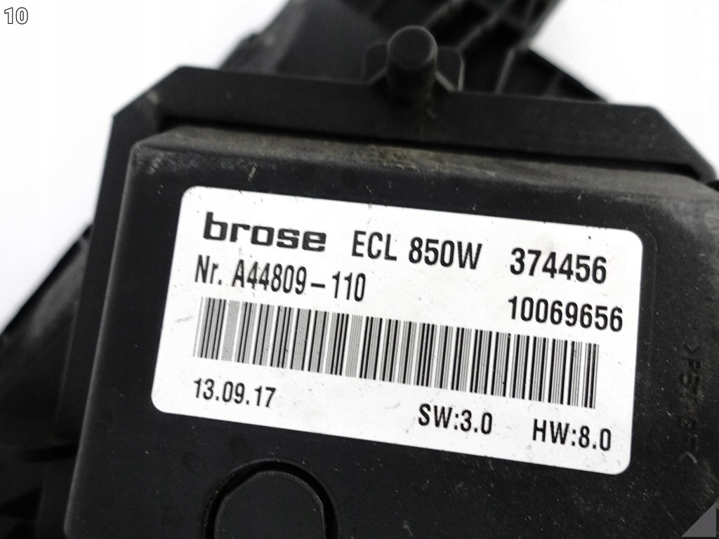 фото №11, Mercedes c63 w204 e63 w212 sls c197 cls a45 w176 cla45 c117 amg вентилятор