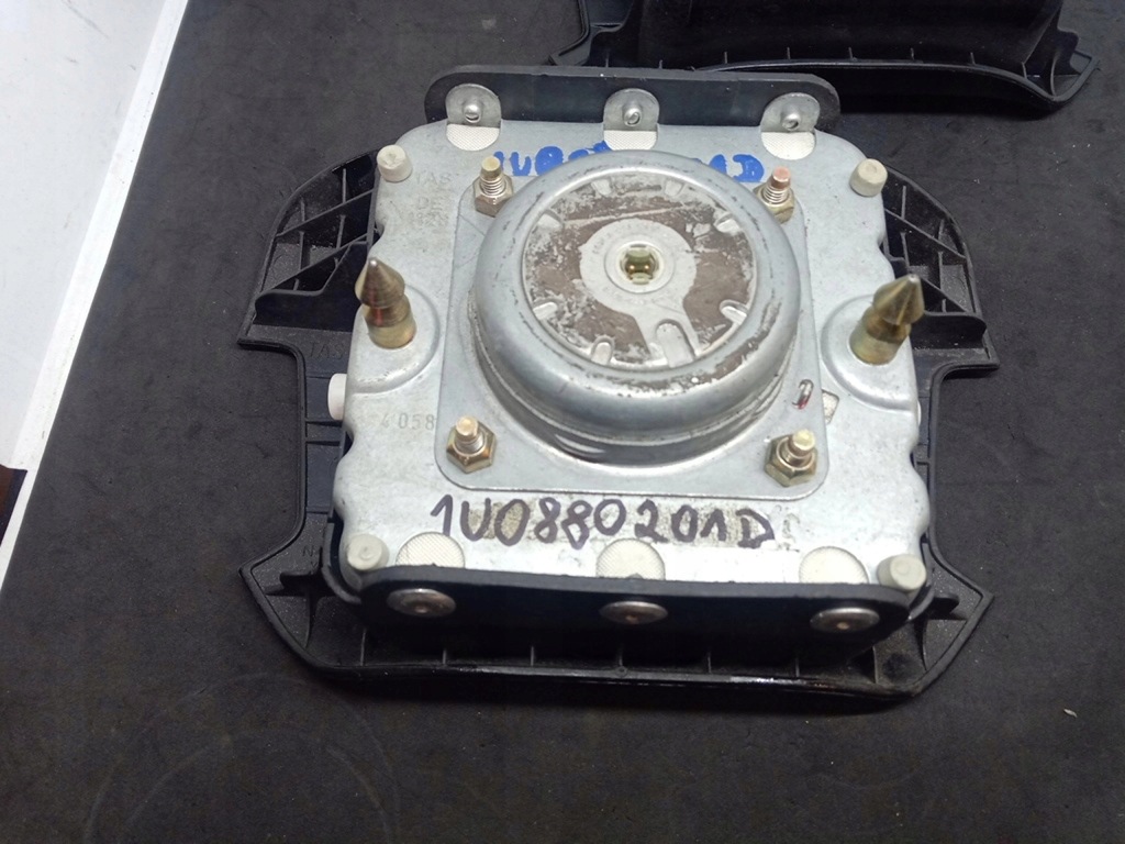 фото №14, Подушка подушка безопасности водителя skoda superb 1u0880201d