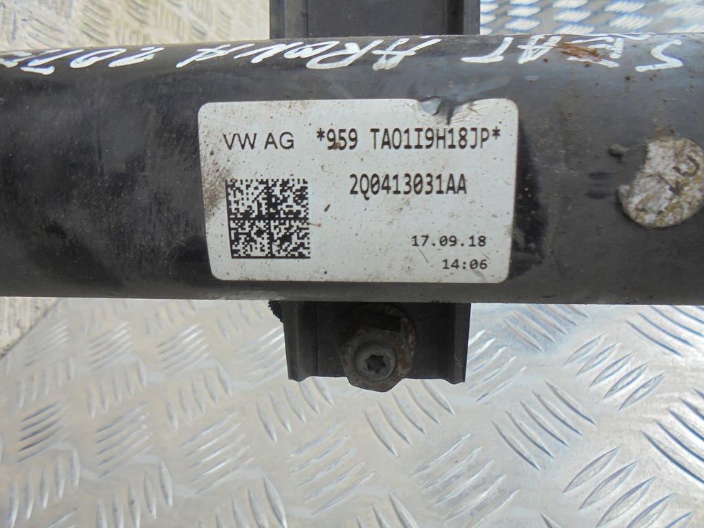 фото №6, Поворотный кулак правый амортизационная стойка 2q0413031aa seat arona 1.0 tfsi