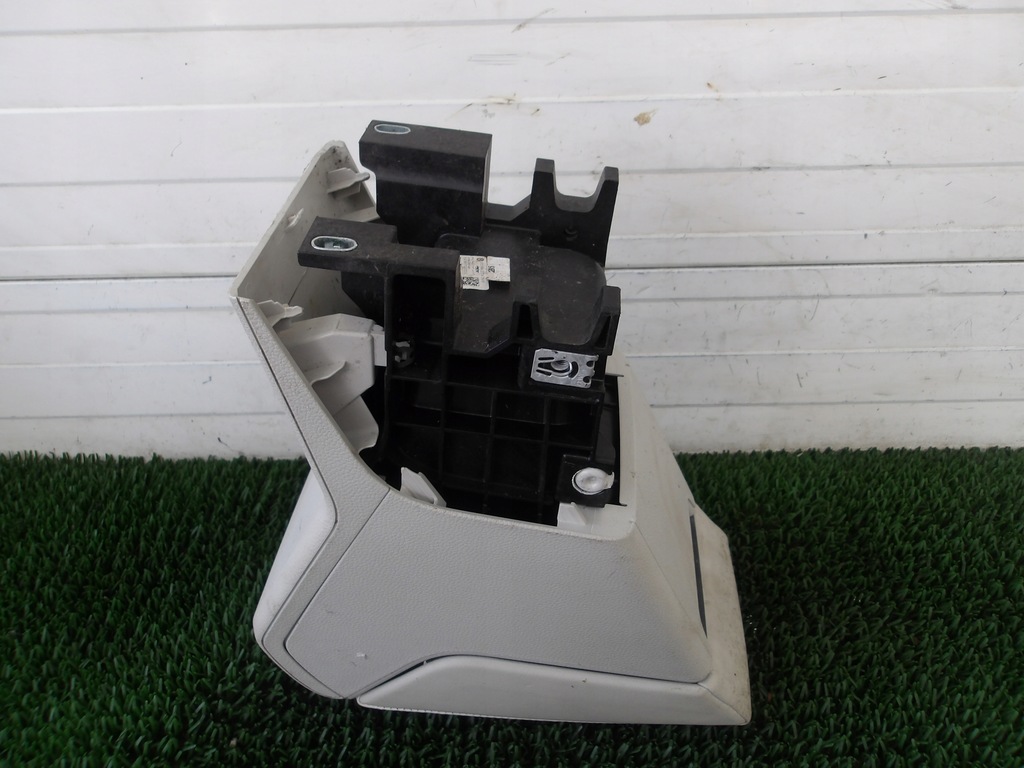 фото №5, Vw polo vi 2g 17- подлокотник кожаный europa оригинальный номер