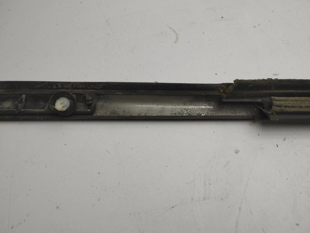 фото №7, Chrysler town & country v левая сторона молдинг прокладка стекло дверь задних