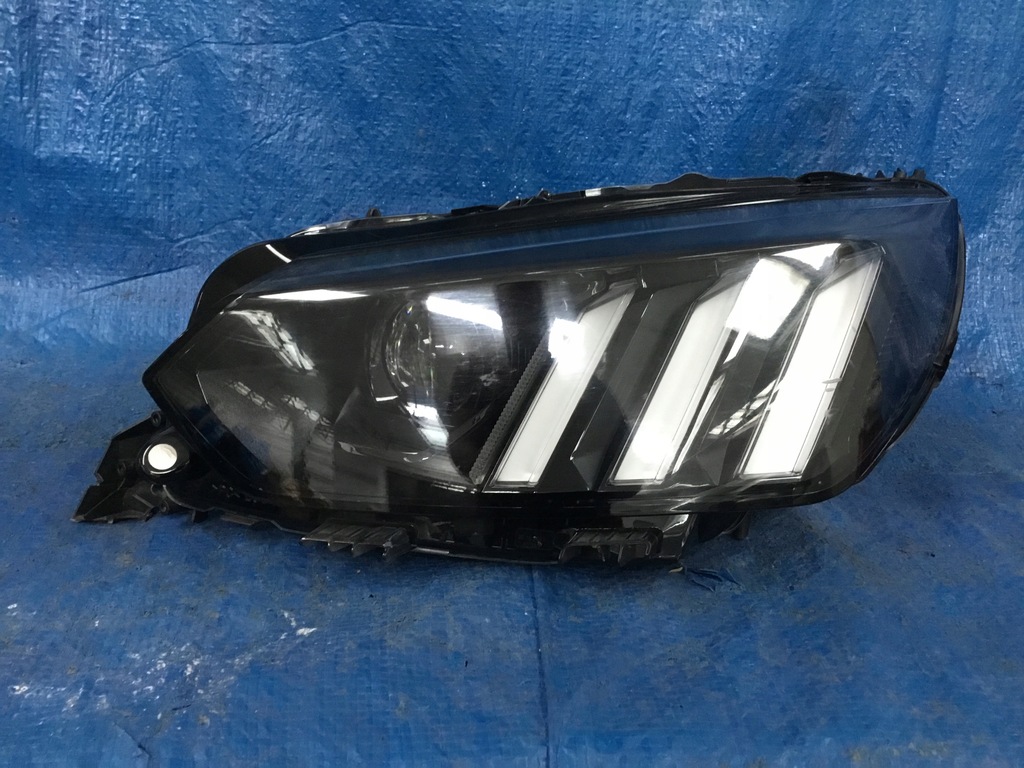 фото №1, Peugeot 208 ii 19- левая лампа full led