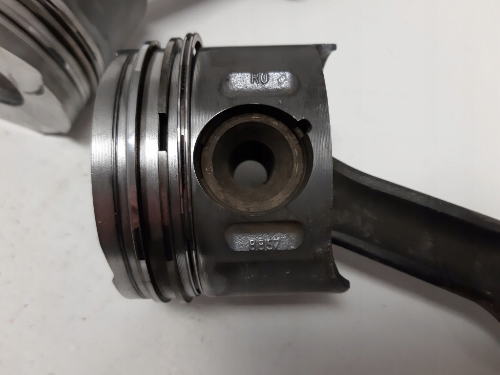 Mercedes w 210 2.2 cdi поршень с шатун r08857 Недорого