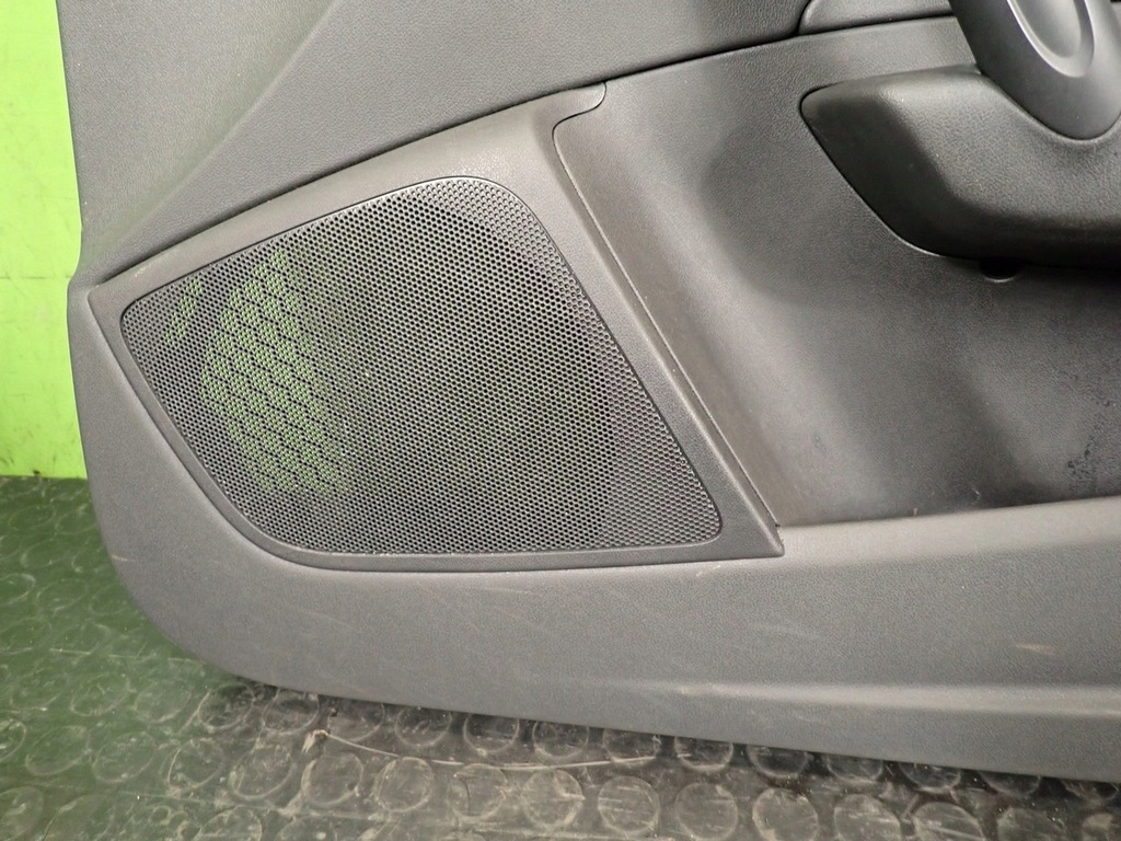 фото №8, Оббивка двері права передня audi a1 i 8x 3d 12r