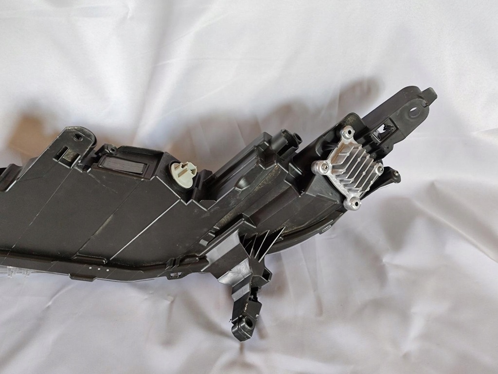 фото №8, Лампа led правий перед nissan juke ii 90170975