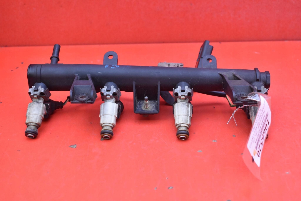 Молдинг впрыскная форсунки 9625194080 peugeot 206 1 i 1.4 8v 75 km 98-03 Недорого