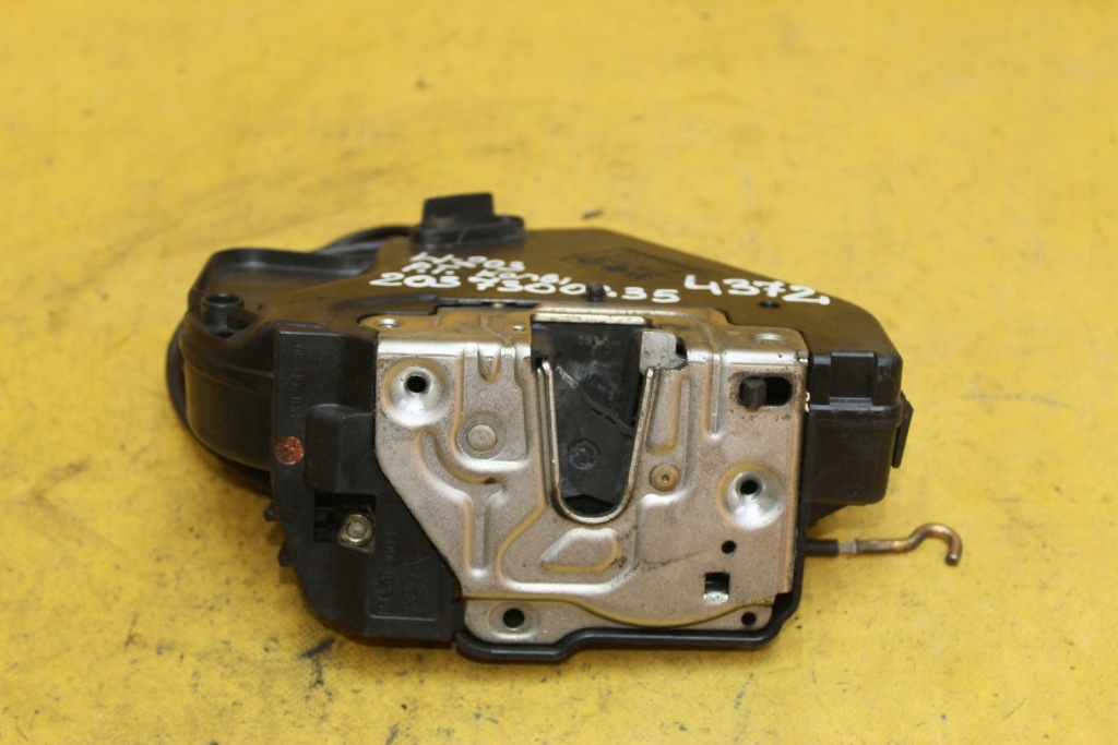 фото №1, Замок двері правий задня w203 kombi 2037300235