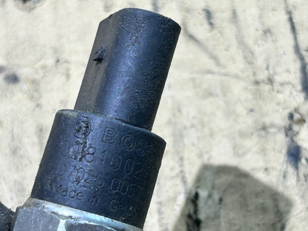 Датчик давления топливной  mercedes 1.7 2.2 2.7 cdi a0041531528 0281002239 с Разборки