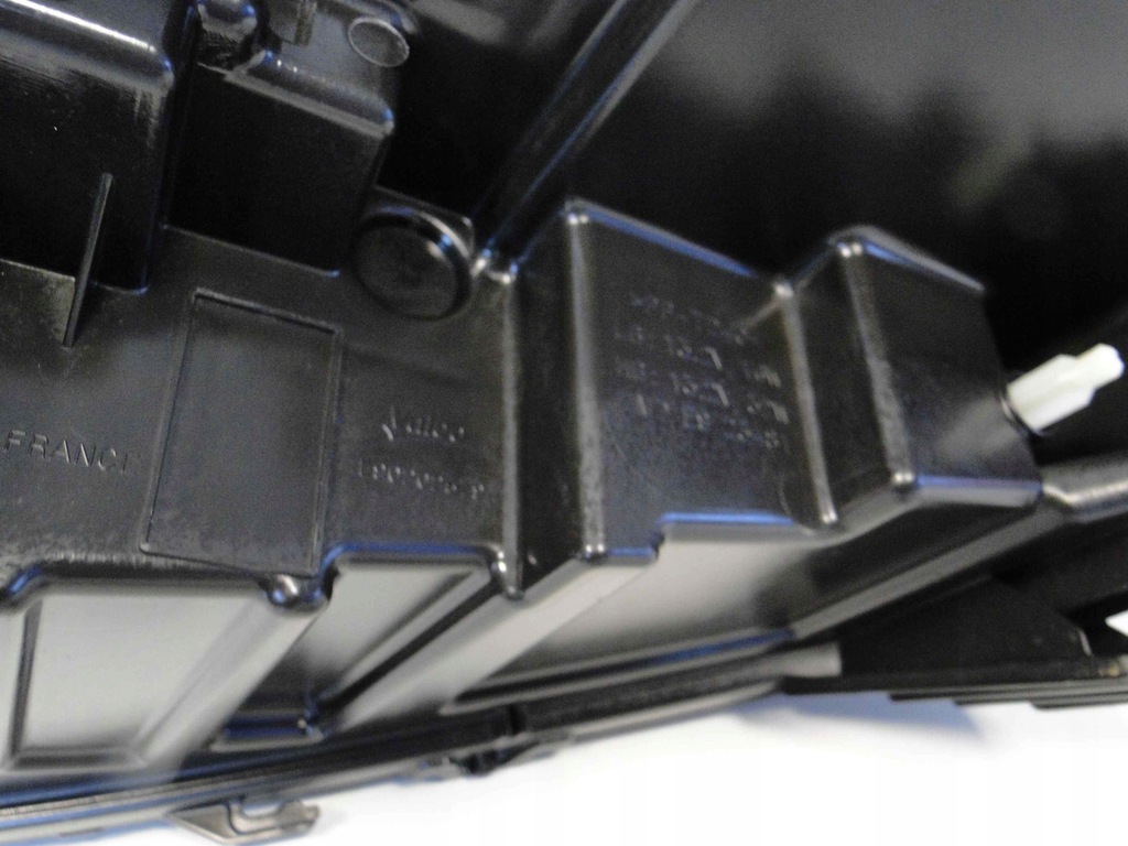 фото №12, Peugeot 3008 лампа права led технологія lift