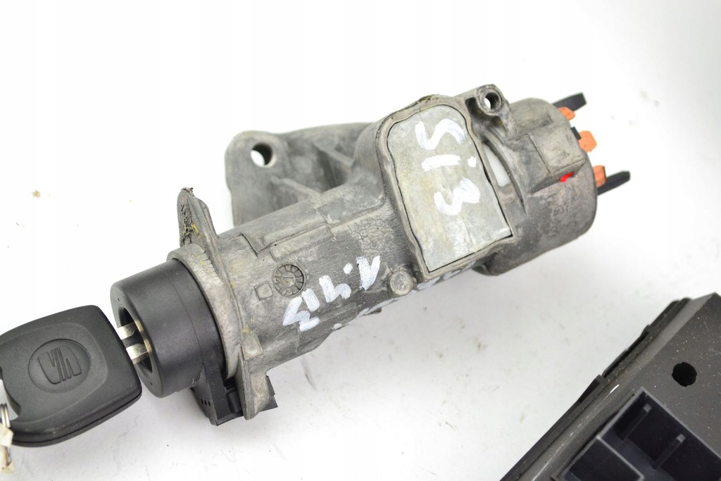 фото №5, Seat ibiza iii 3 1.4 бензин бортовой компьютер набор стартовый иммобилайзер 03c906024af