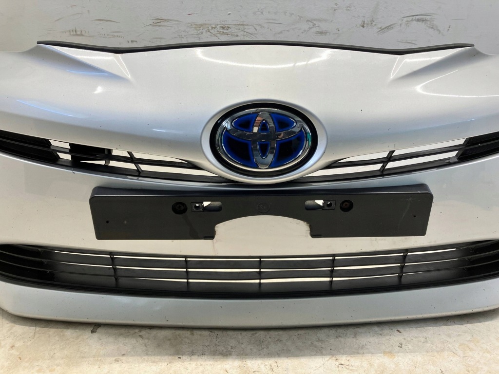 Prius iv комплектний  бампер передній перед без  pdc 1f7 Недорого