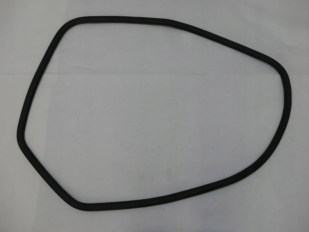 фото №1, Audi a4 b7 sedan прокладка дверь правый задняя