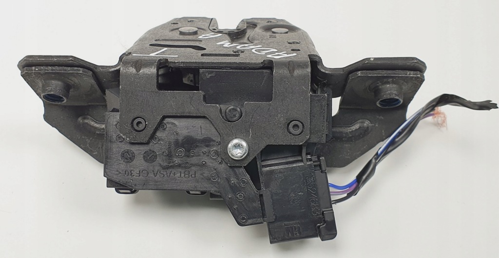 Замок крышки задний  opel adam 13524683 Доставка