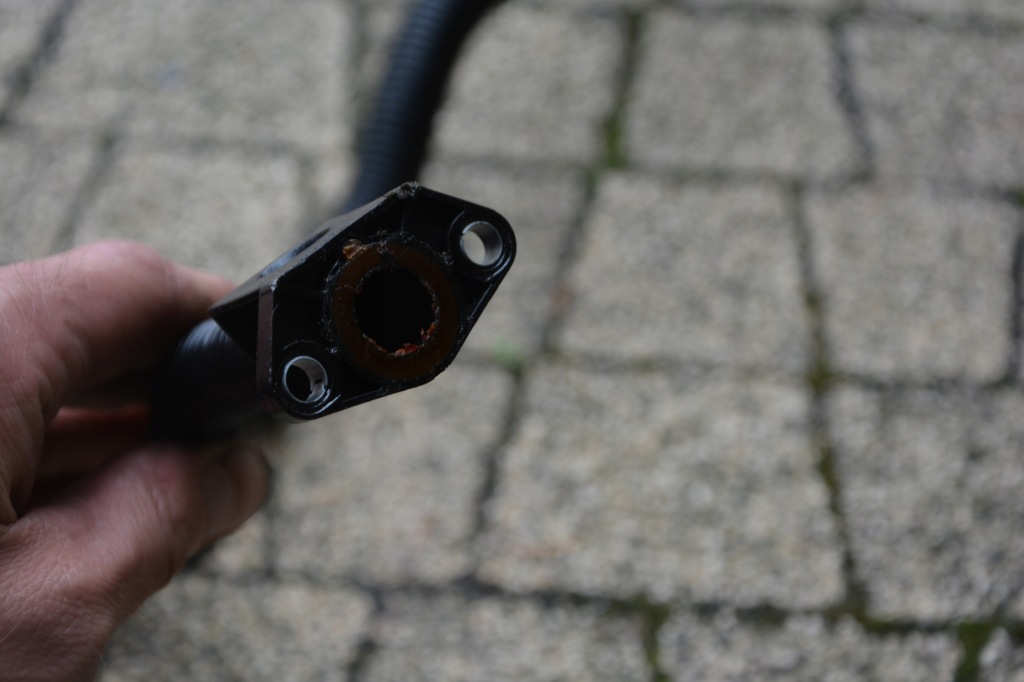 фото №8, Vw трубка шланг 07k131145f 06e131848g