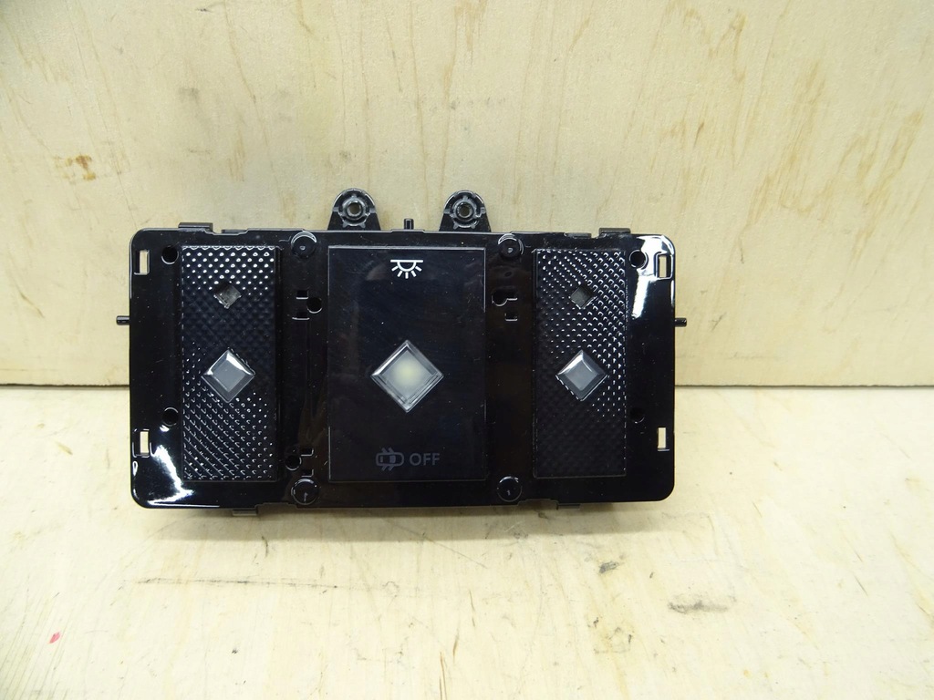 фото №1, Citroen ds7 лампа стельовий 9818744780