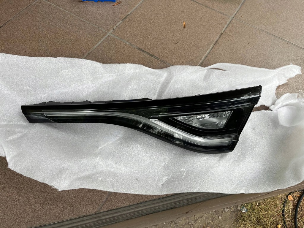 Купить Лампа правая задняя правый задний  renault arkana рестайлинг  265502284r