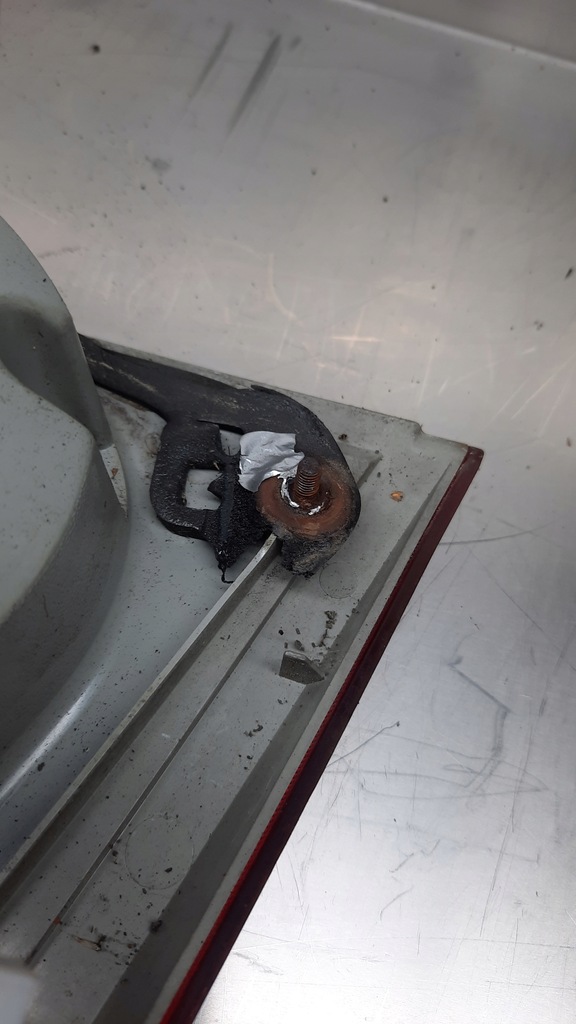 фото №6, Лампа задняя задняя левая крышка багажника kia carens ii