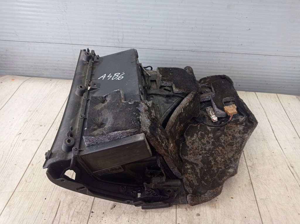 фото №5, Audi a4 b6 холодильник