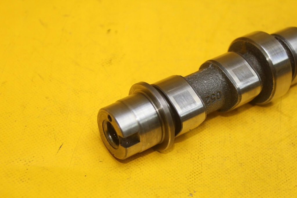 Вал распределительного вала впускной  alfa mito 1.6 jtd m-jet Оригинал