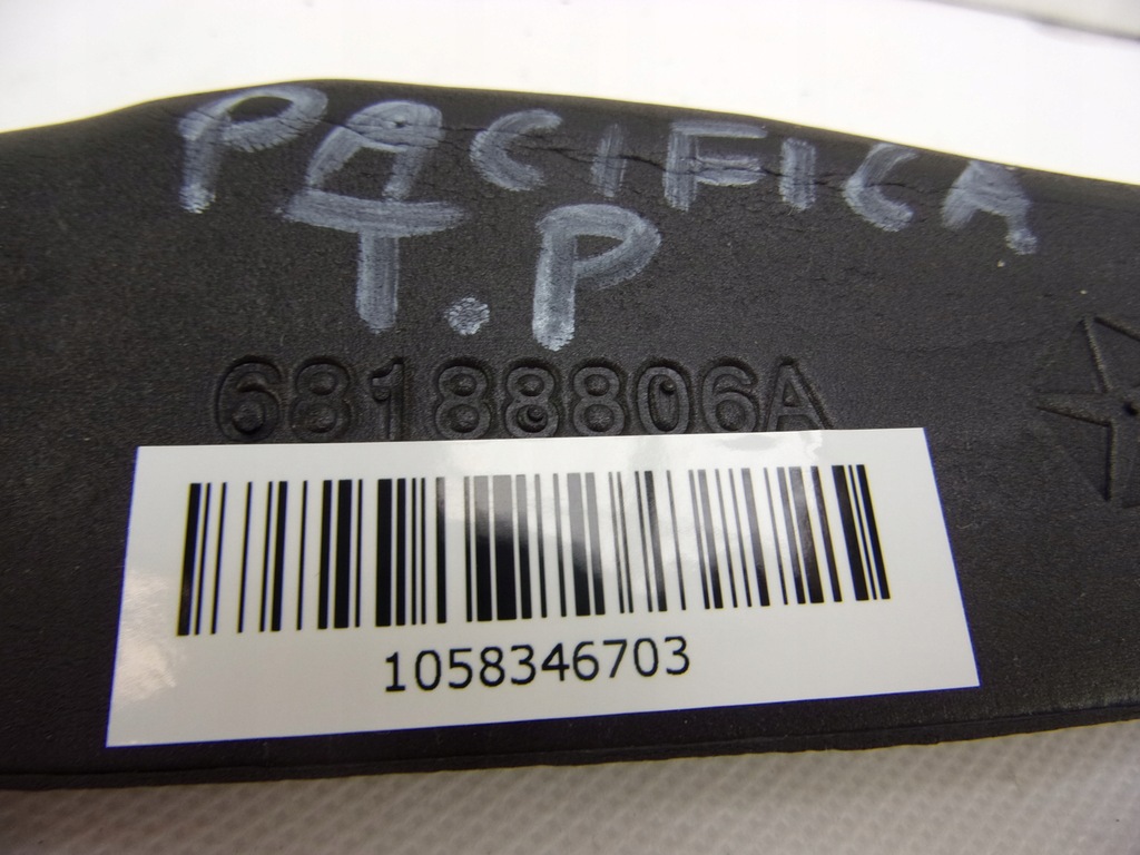 фото №6, Chrysler pacifica 16- шумоизоляция крыла правое задняя 68188806a