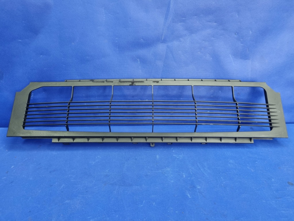 фото №1, Tesla model s воздуховод воздуха впуск решётка радиатора решётка радиатора оригинал 1058022-00-b