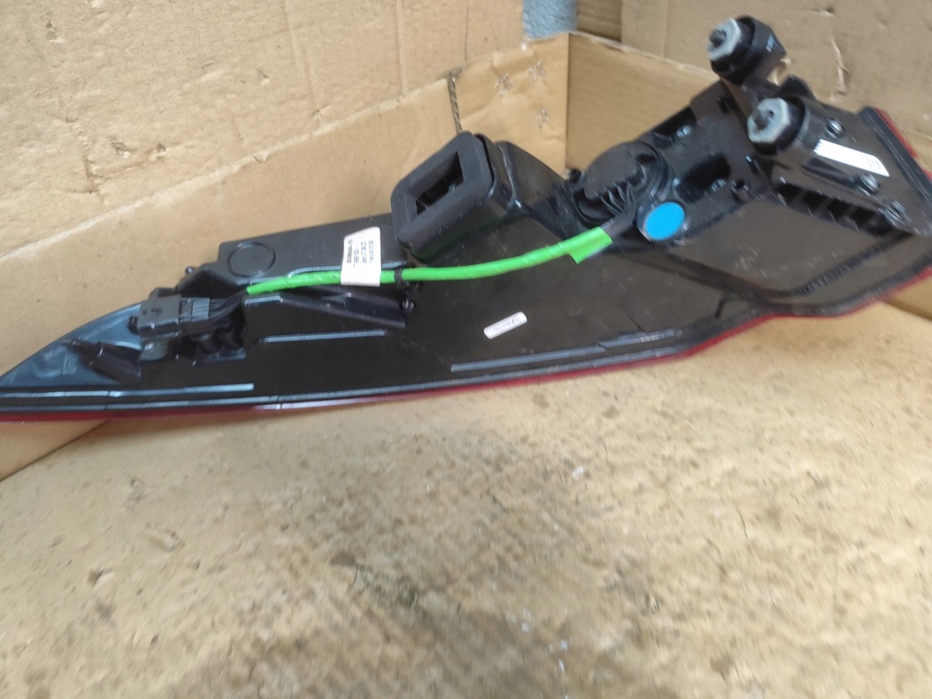 фото №9, Лампа задняя правая jaguar i-pace x590 j9d3-13404-cb