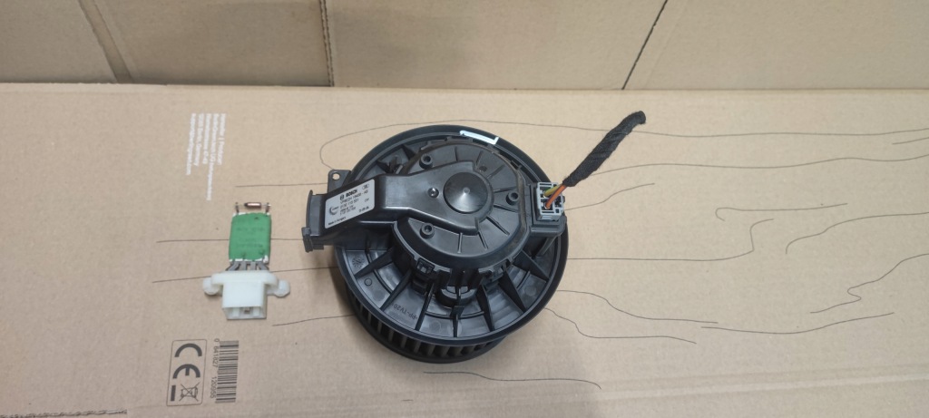 фото №1, Ford fiesta mk7 lift 12-16 вентилятор обдув воздуходувка + резистор