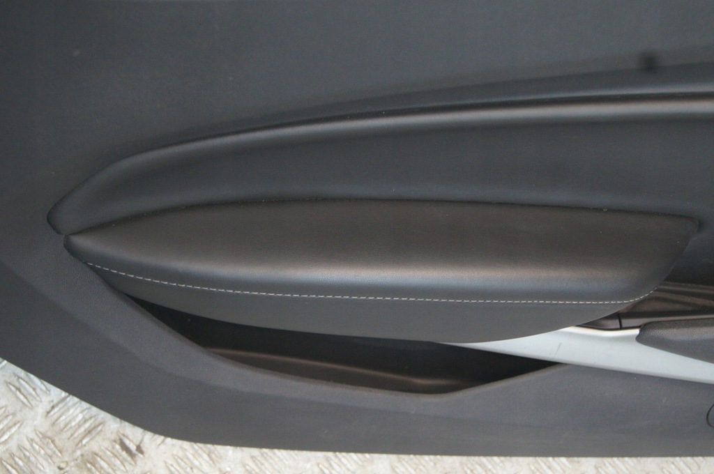 фото №7, Chevrolet camaro vi обшивка дверь левый обивка левая