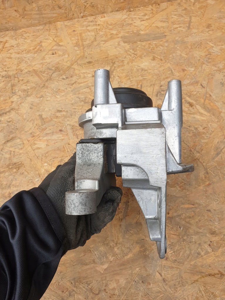 фото №8, Renault koleos ii кронштейн подушка 2.0 dci