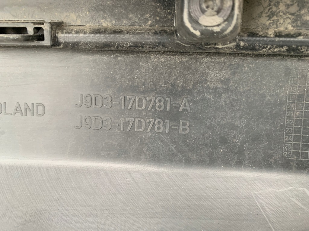 Jaguar i-pace x590 бампер задній задній niebieski 6x pdc j9d3-17d781-a Оригінал