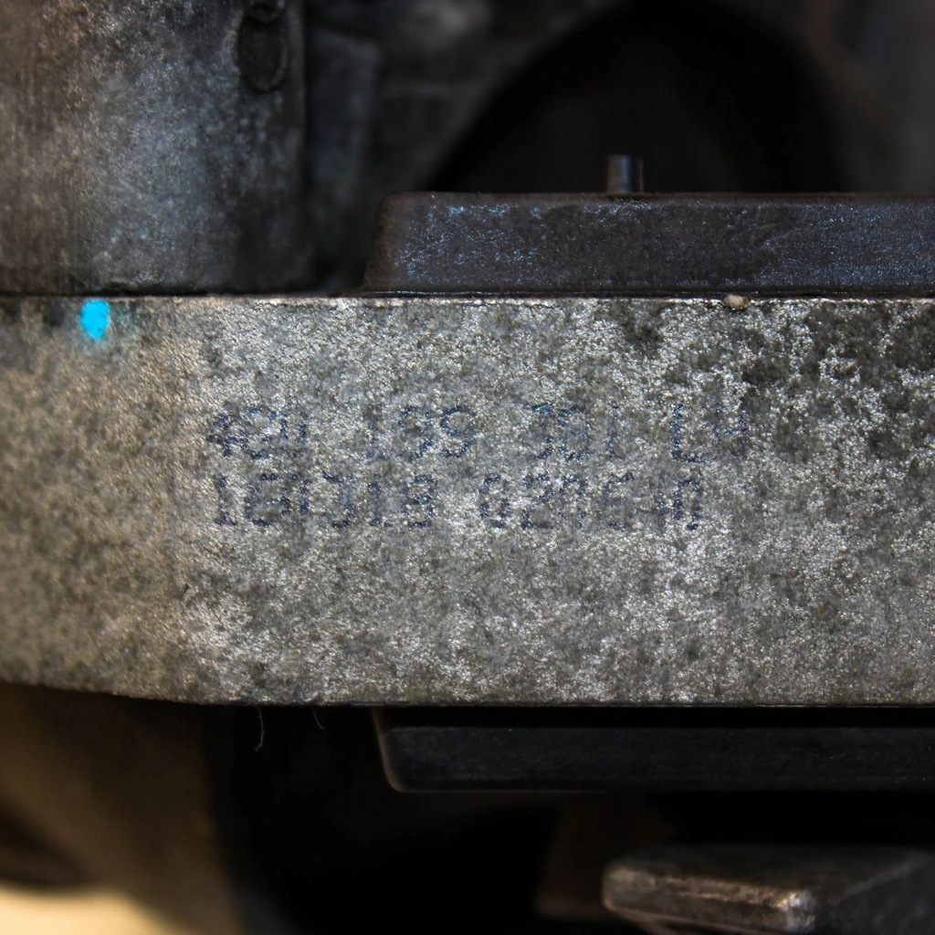 фото №6, Audi a4 s4 b9 8w 2016 левая сторона кронштейн / кронштейн двигателя