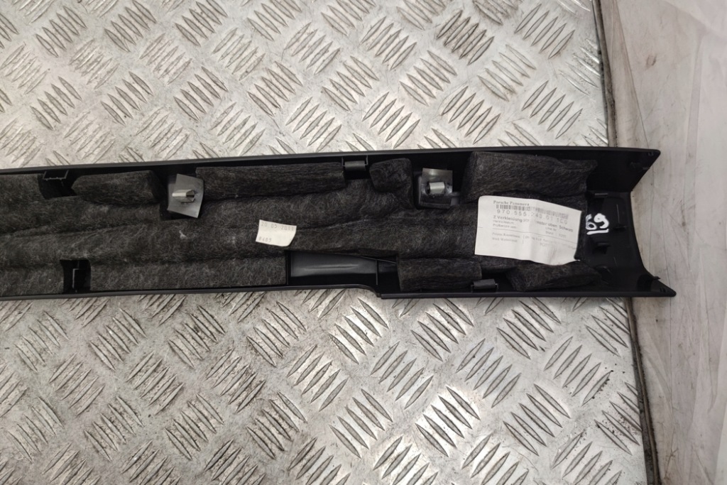 фото №8, Обшивка кришки багажника porsche panamera 970 97055524301 3.0l hybrid 245kw