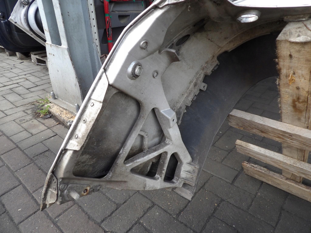 Купить Ford focus mk2 kombi бампер задняя moondust silver