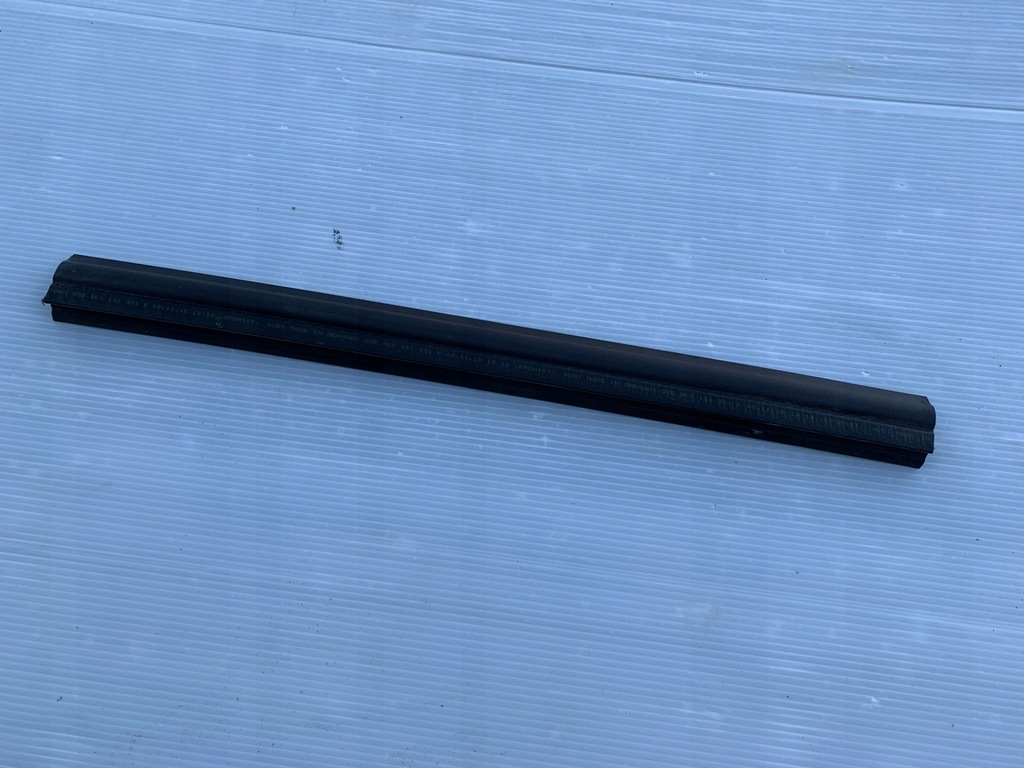 фото №1, Audi a5 8t прокладка поперечина передний