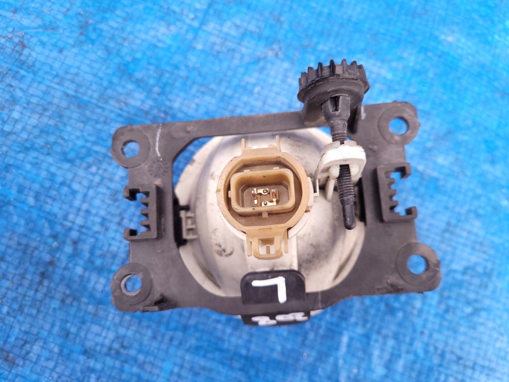 фото №7, Peugeot 208 i | противотуманная фара левый правый бампера перед 9675450980