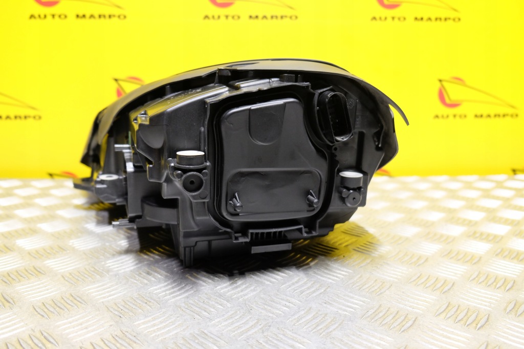 Porsche macan рестайлінг  2019- фара фара full led r америка Зі Шроту