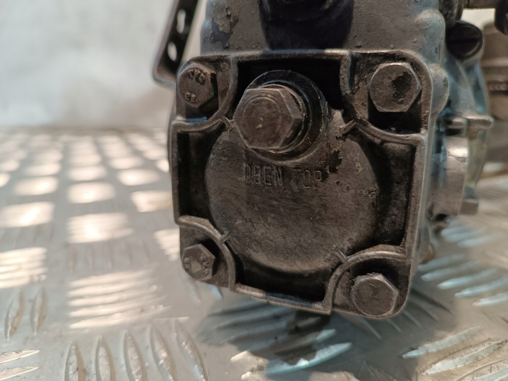 фото №12, Насос впрыскная bosch 1400a8b495dl deuthz-fahr f4l912w