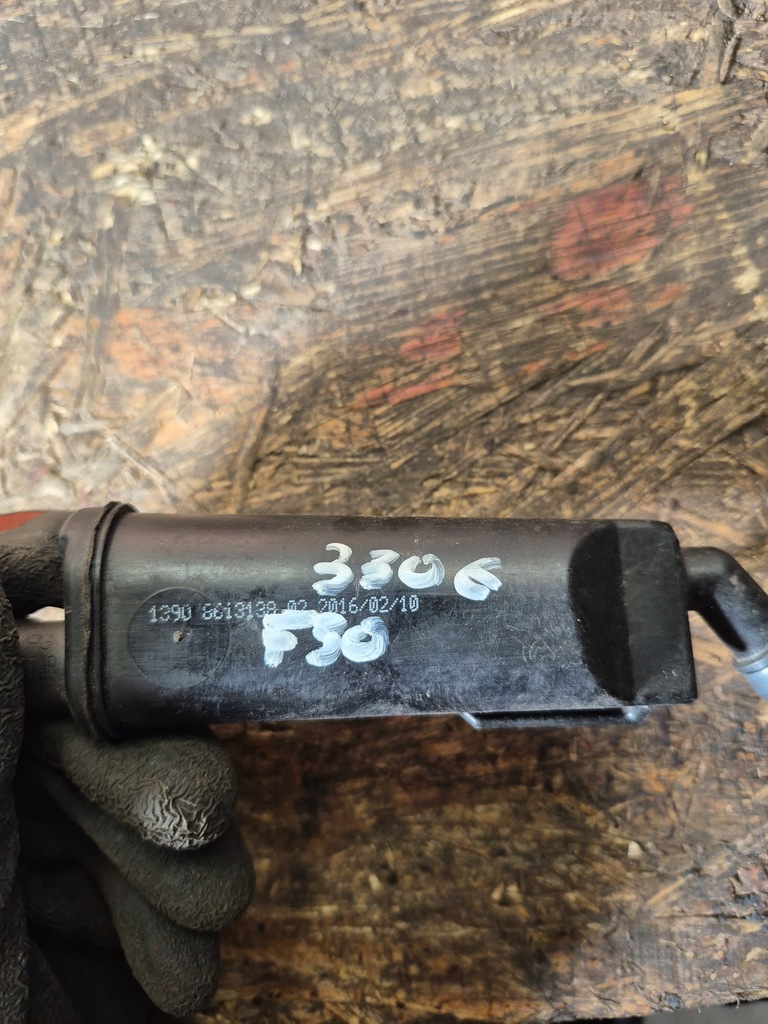 фото №8, Bmw f30 330e шланг вентиляційний бака з резонатор вентиляція картера 8613138