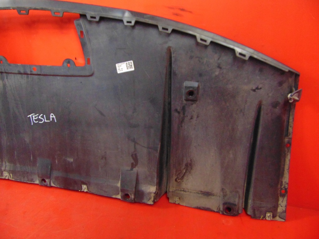 фото №12, Tesla x накладка спойлер диффузор бампера задняя заднего 1058356-00-c