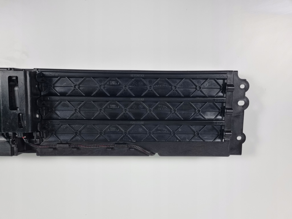 фото №9, Jaguar i-pace x590 2017- повітропровід повітря жалюзі впуск j9d3-8475-ab