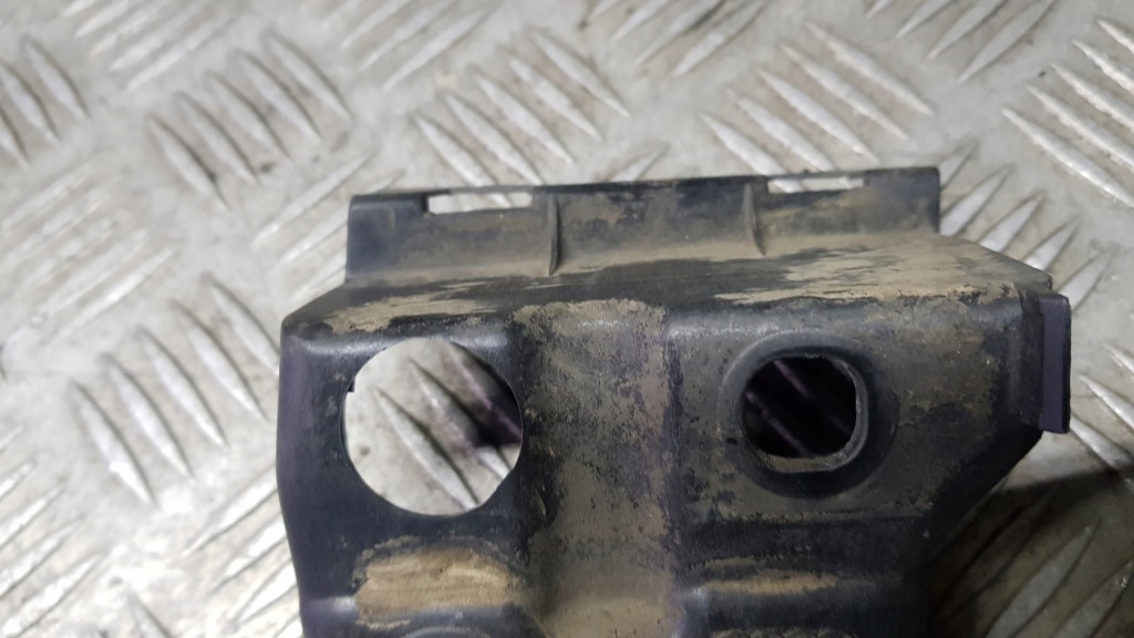 Audi a8 d3 кронштейн порог левое правое  4e0853922c Доставка