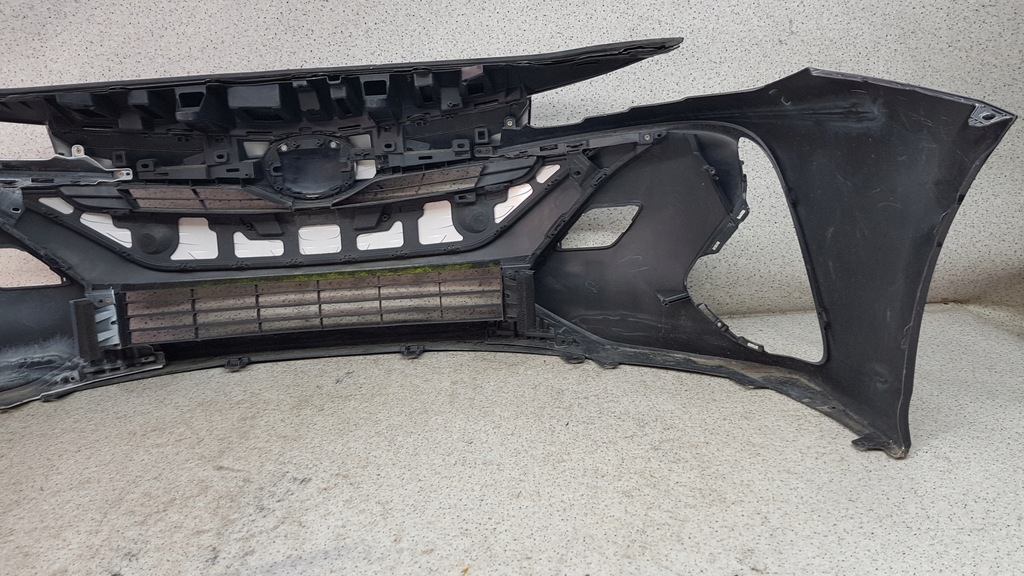 фото №11, Toyota prius plus prime 2016 - бампер перед 3547