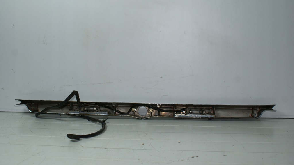 Mercedes r107 sl slc молдинг хром під  кришка багажника задній задня 1076901580 Зі Шроту