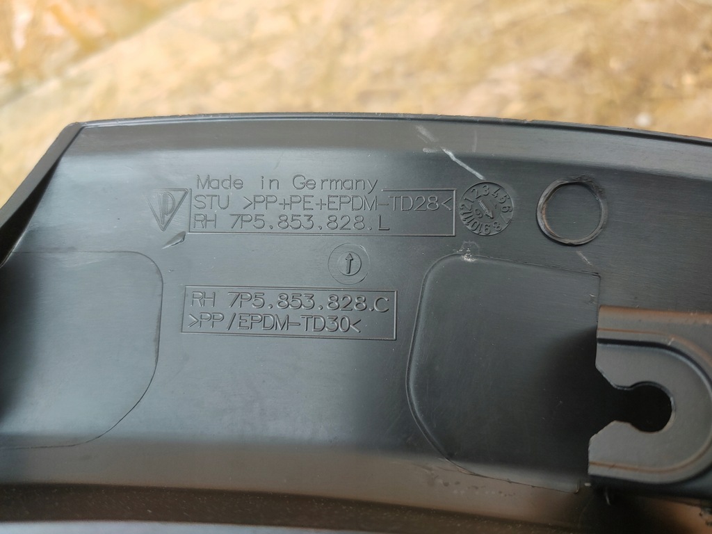 фото №7, Porshe cayenne 7p5 молдинг крила права задня задня