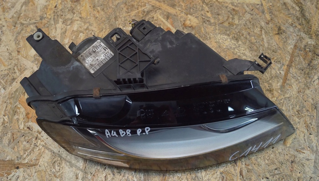 фото №11, Audi a4 s4 b8 8k 2010 перед сторона правая лампы передние